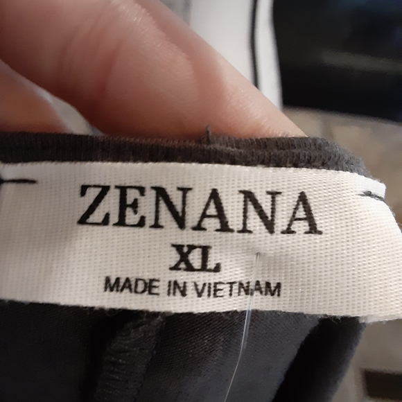 Zenana Leopard Pocket Tank top - Picture 4 of 9